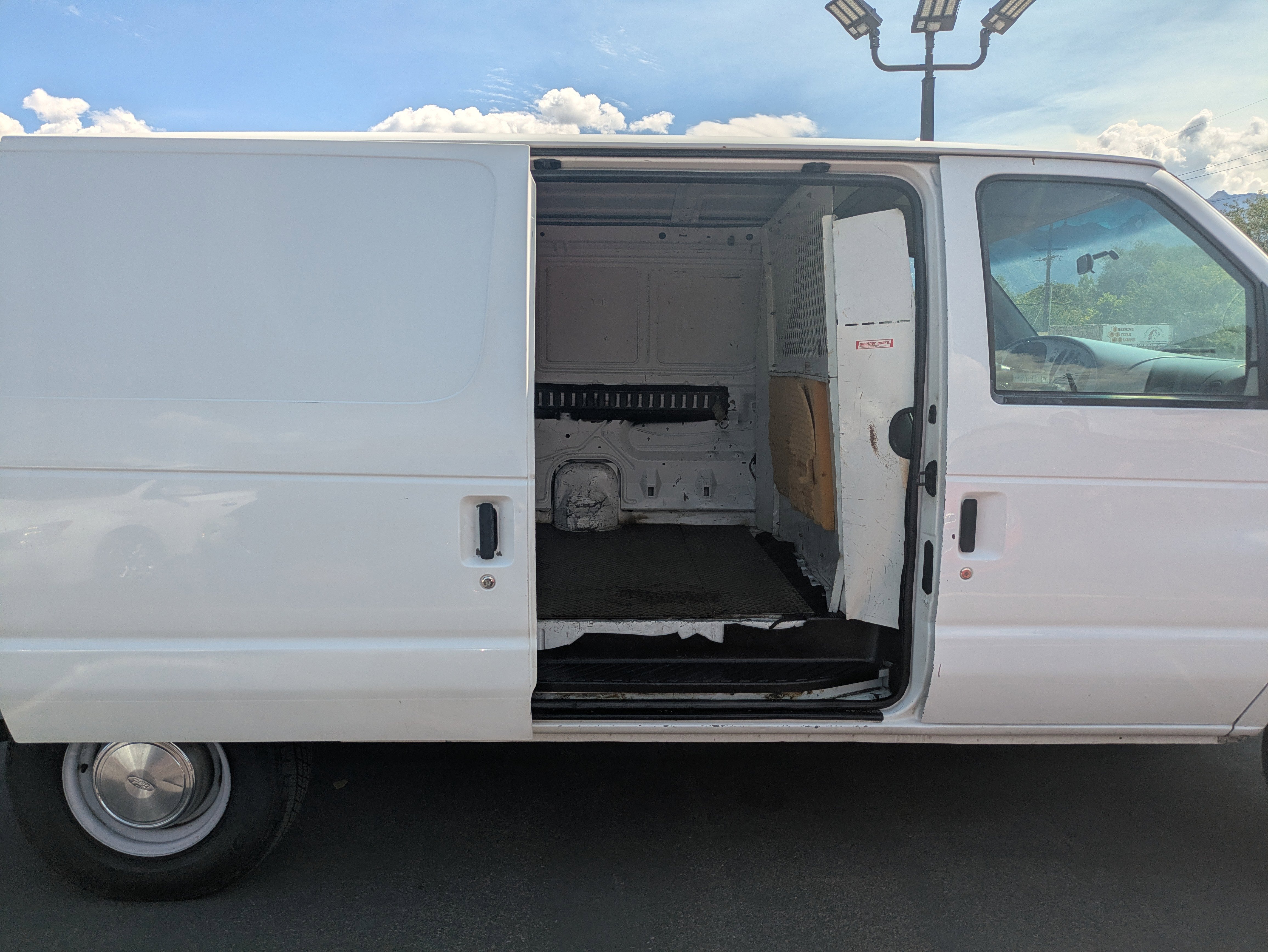 Used 1998 Ford E-350 and Econoline 350 image 6