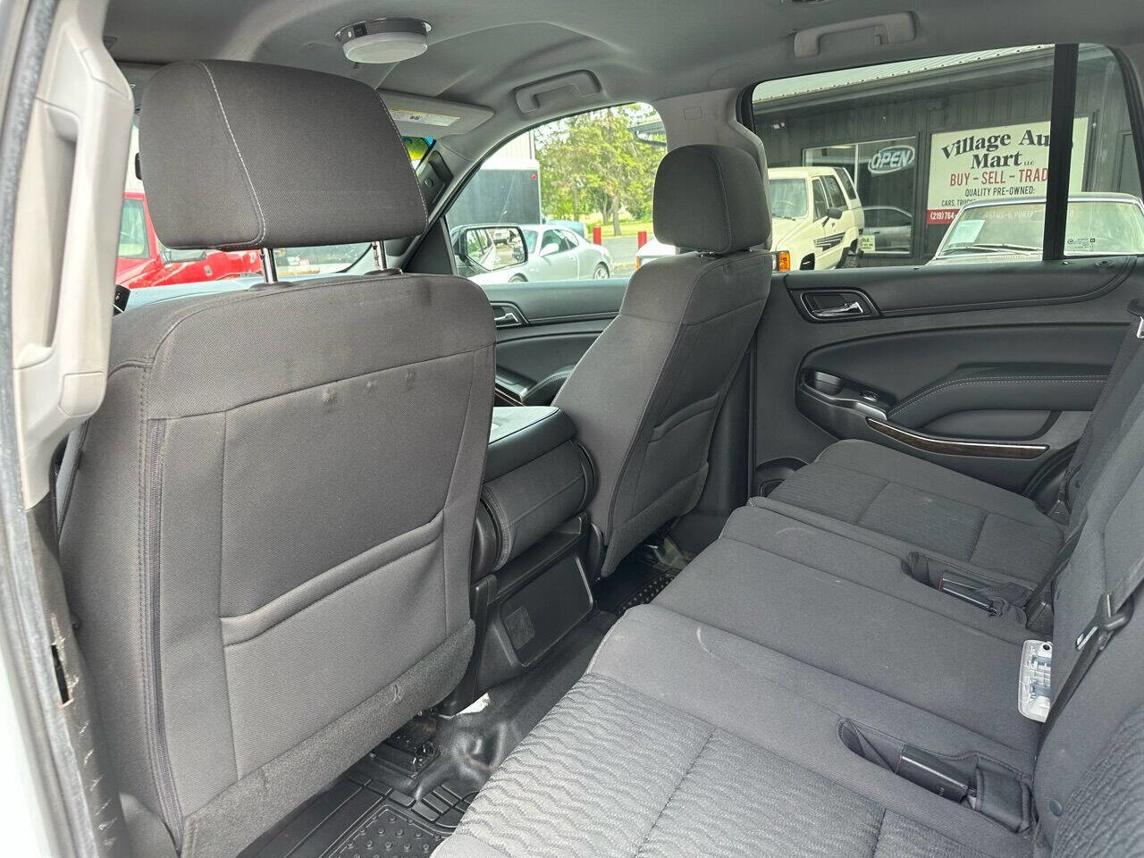 Used 2016 Chevrolet Tahoe 4WD w/ Remote Keyless Entry Package image 18