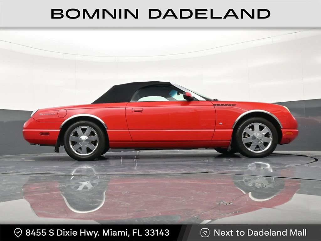 Used 2003 Ford Thunderbird image 27