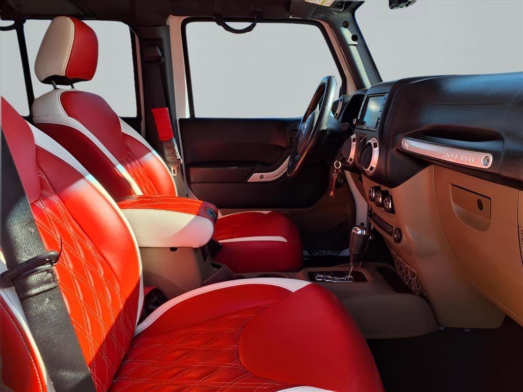 Used 2015 Jeep Wrangler Unlimited Sahara w/ Dual Top Group image 12