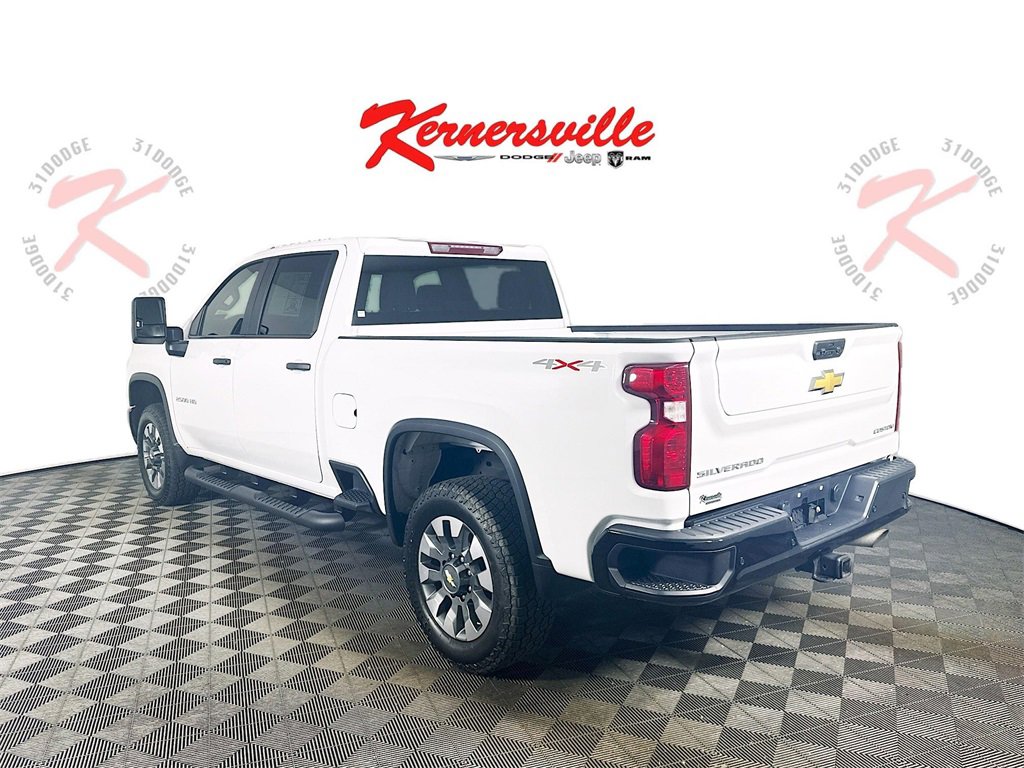 Used 2024 Chevrolet Silverado 2500 Custom w/ Custom Value Package image 5