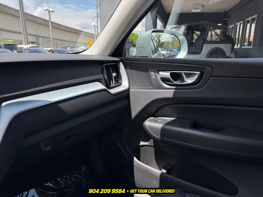 Used 2018 Volvo XC60 T6 Momentum w/ Vision Package AWD/4WD image 21