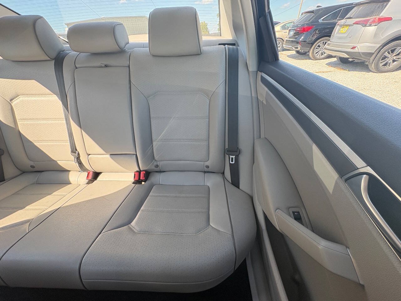 Used 2018 Volkswagen Passat 2.0T R-Line FWD image 20