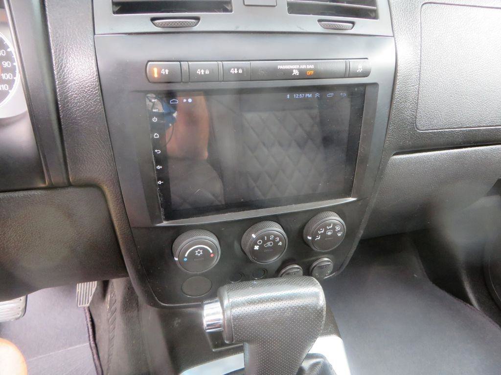 Used 2010 HUMMER H3T w/ Appearance Package image 12