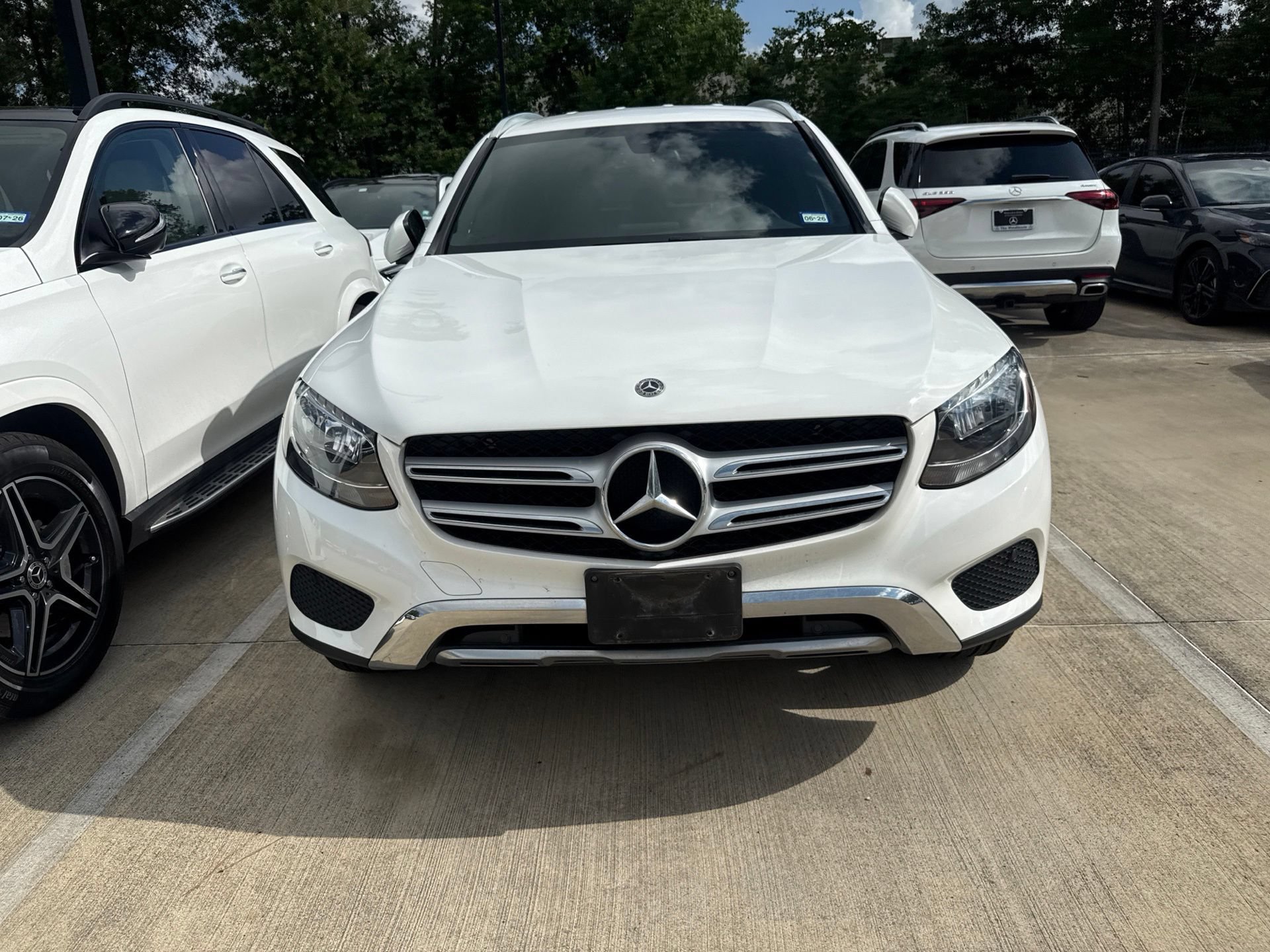Used 2019 Mercedes-Benz GLC 300 4MATIC image 2
