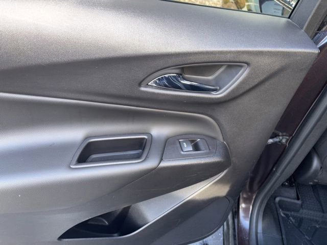 Used 2020 Chevrolet Equinox LT w/ Driver Convenience Package image 17