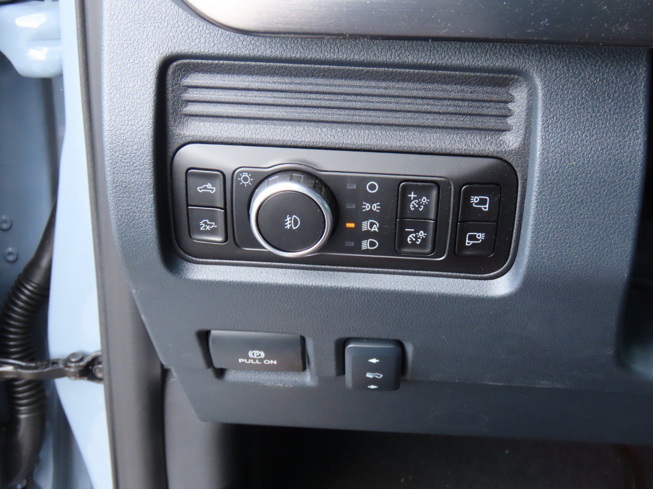 New 2026 Ford F250 Lariat w/ Black Appearance Package image 29