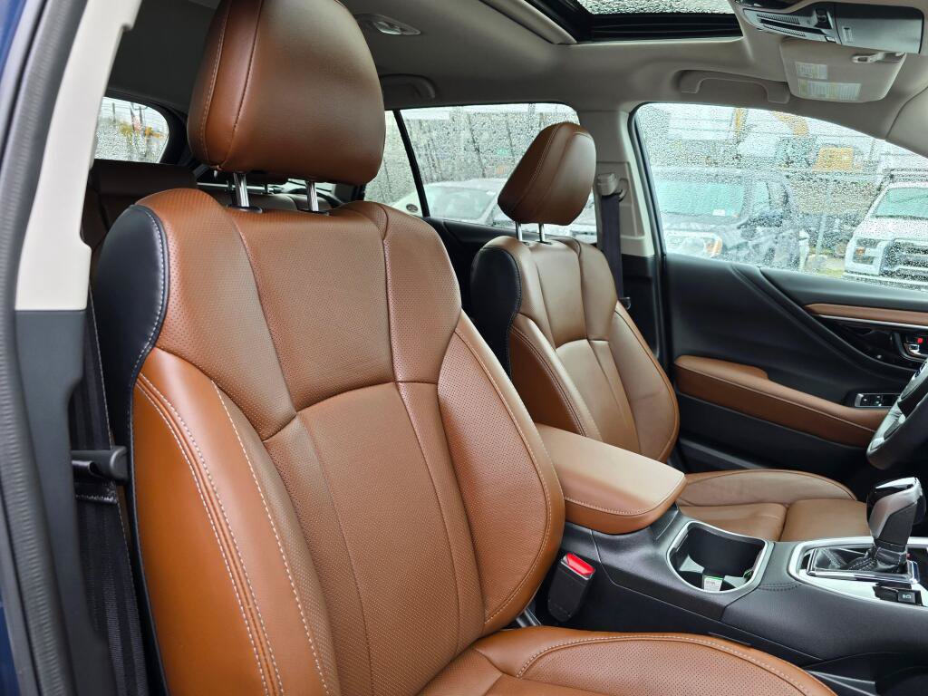 Certified 2025 Subaru Outback Touring AWD/4WD image 11