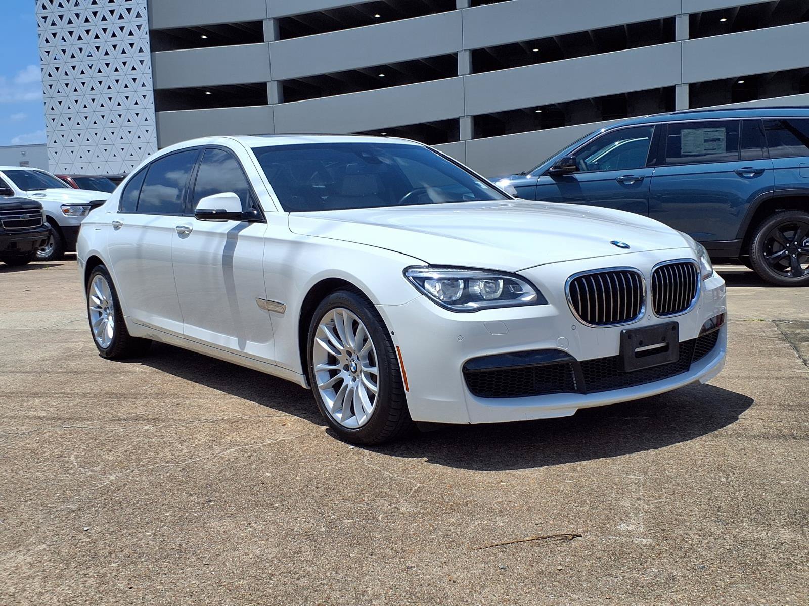 Used 2014 BMW 750Li RWD image 2