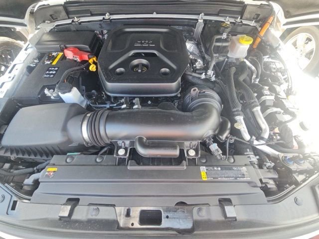 Used 2025 Jeep Wrangler Unlimited Sahara image 17