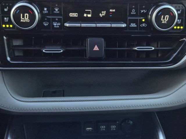 Used 2020 Toyota Highlander Limited AWD/4WD image 17