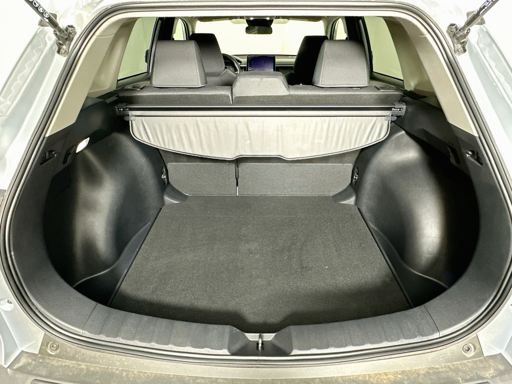 Used 2025 Toyota Corolla Cross LE w/ Moonroof Package FWD image 27