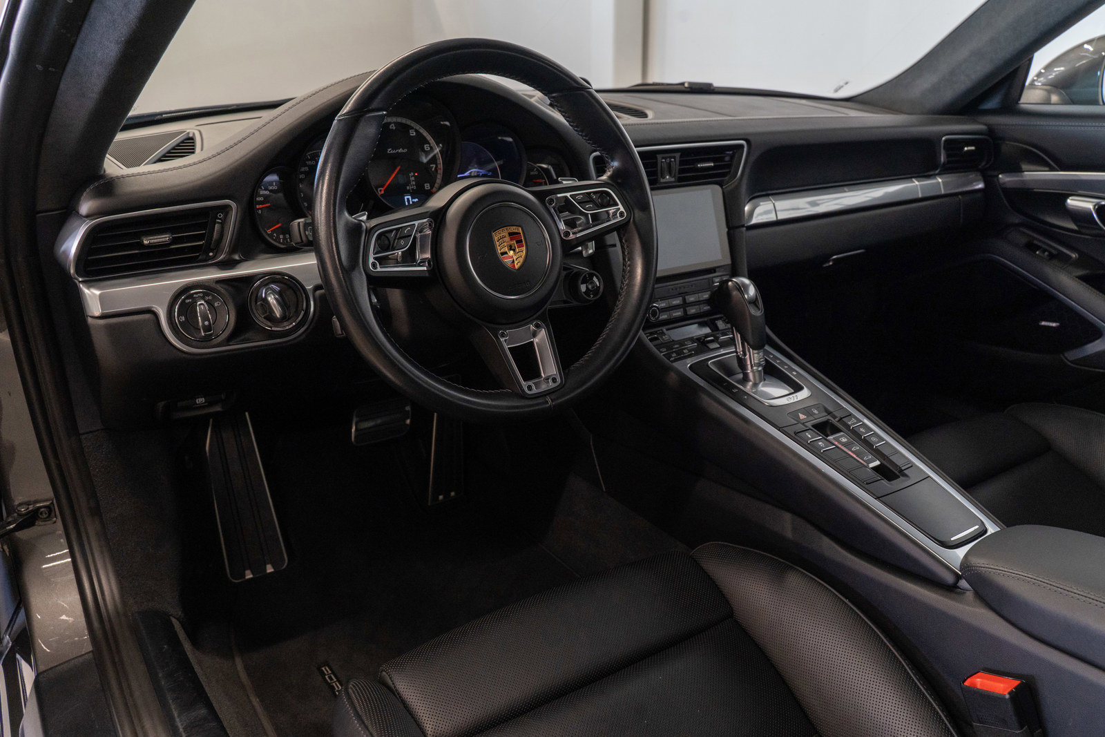 Used 2017 Porsche 911 Turbo AWD/4WD image 2