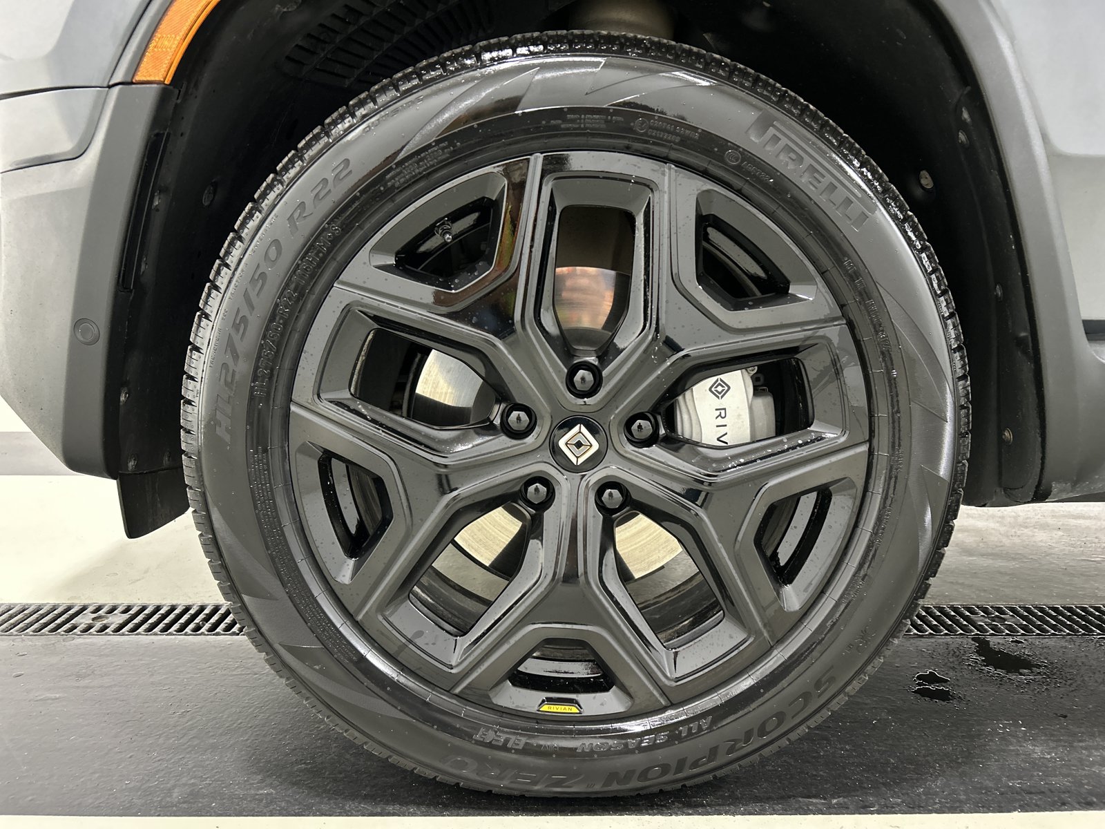 Used 2025 Rivian R1T Adventure AWD/4WD image 9
