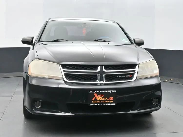 Used 2013 Dodge Avenger SXT image 3
