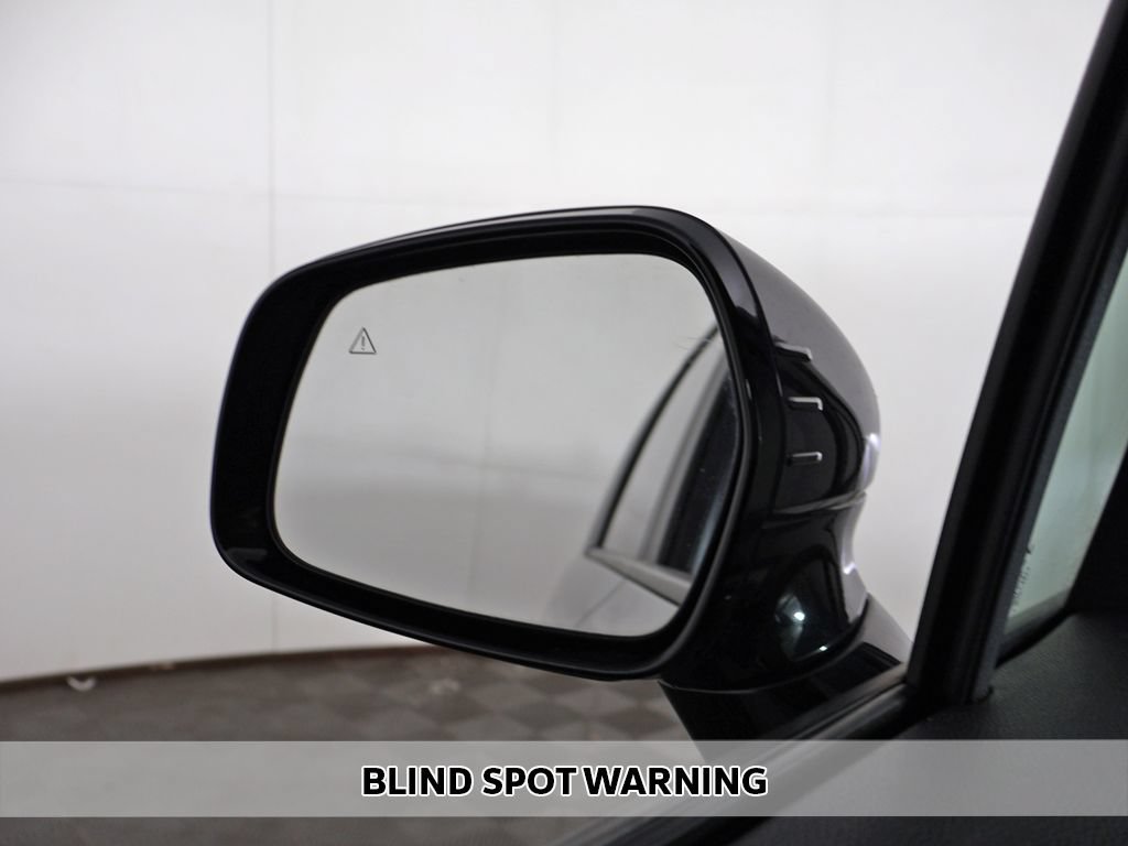 Used 2023 Kia Carnival LX FWD image 5