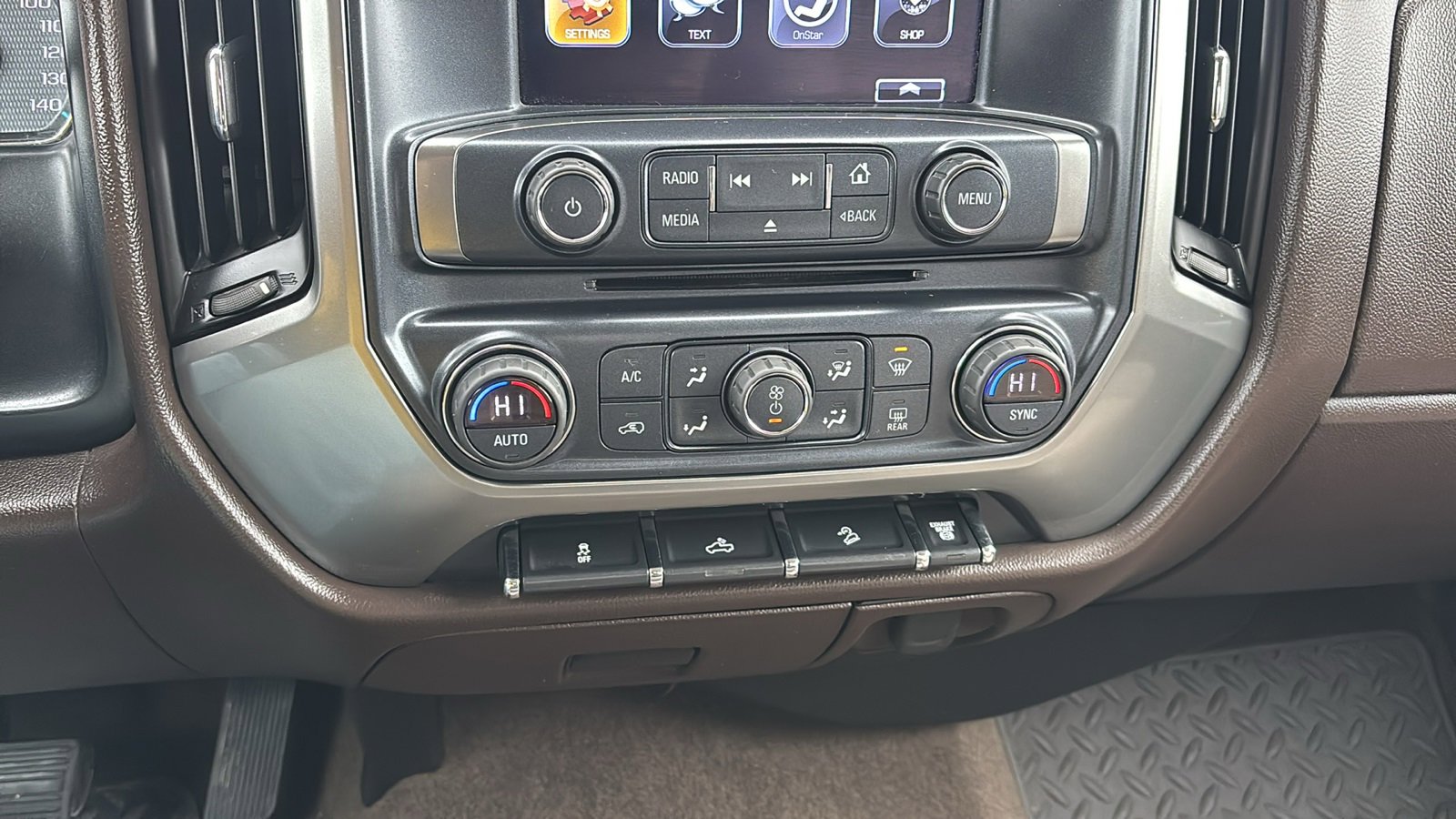 Used 2017 Chevrolet Silverado 2500 LT w/ LT Convenience Package image 19