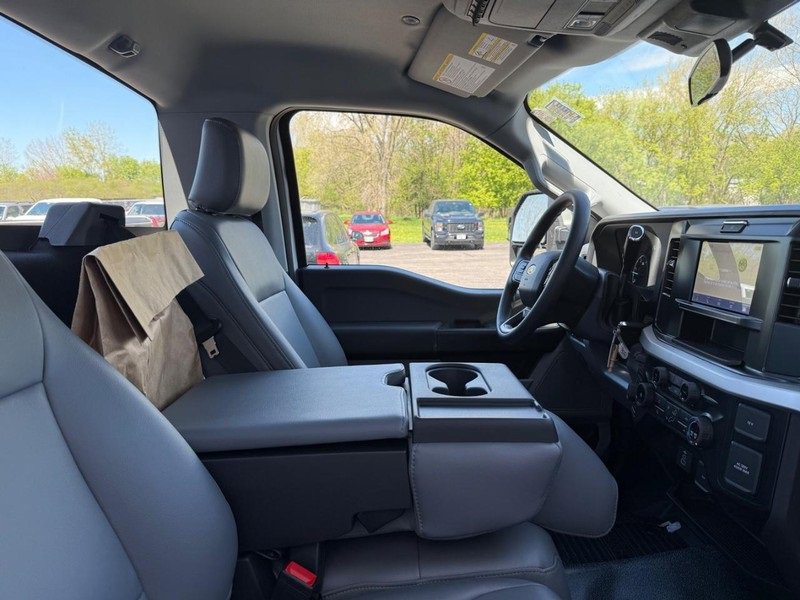 New 2025 Ford F550 4x4 Regular Cab Super Duty image 6
