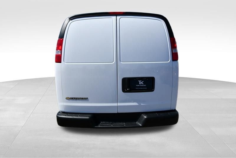 New 2026 Chevrolet Express 2500 Extended w/ Cold Climate Package RWD image 5