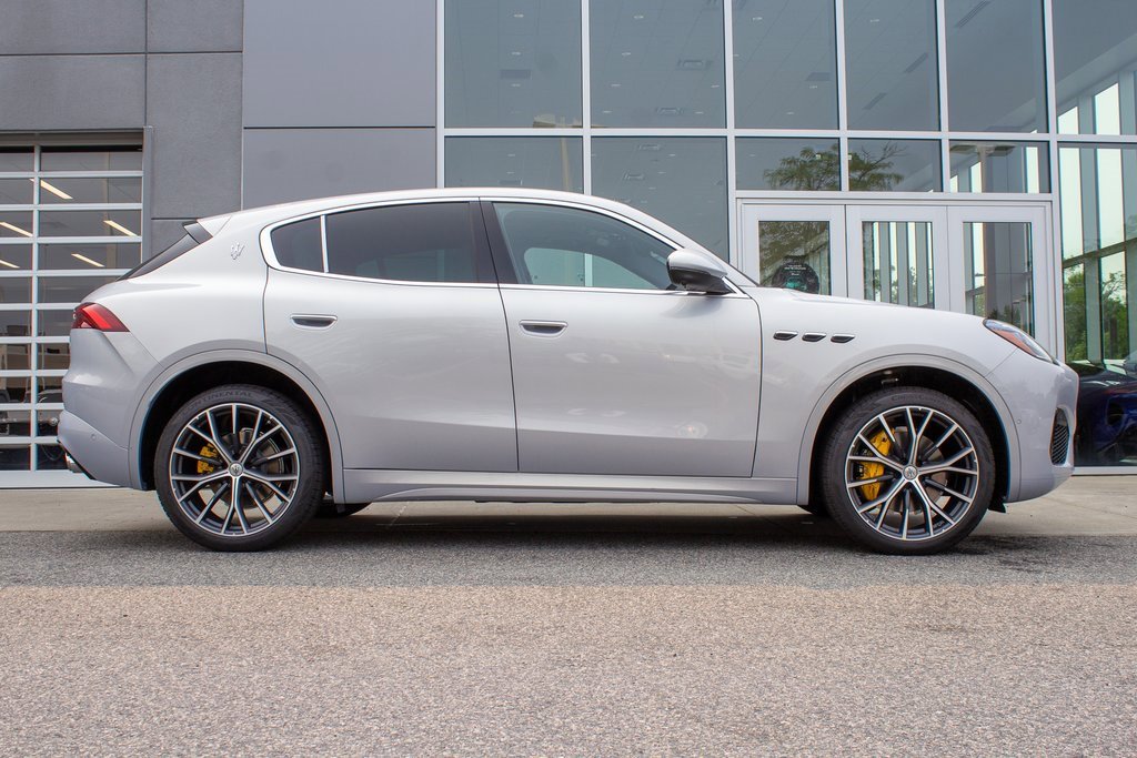 New 2025 Maserati Grecale GT image 4