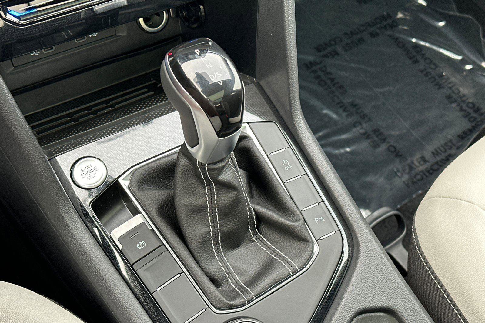 New 2026 Volkswagen Taos SE image 20