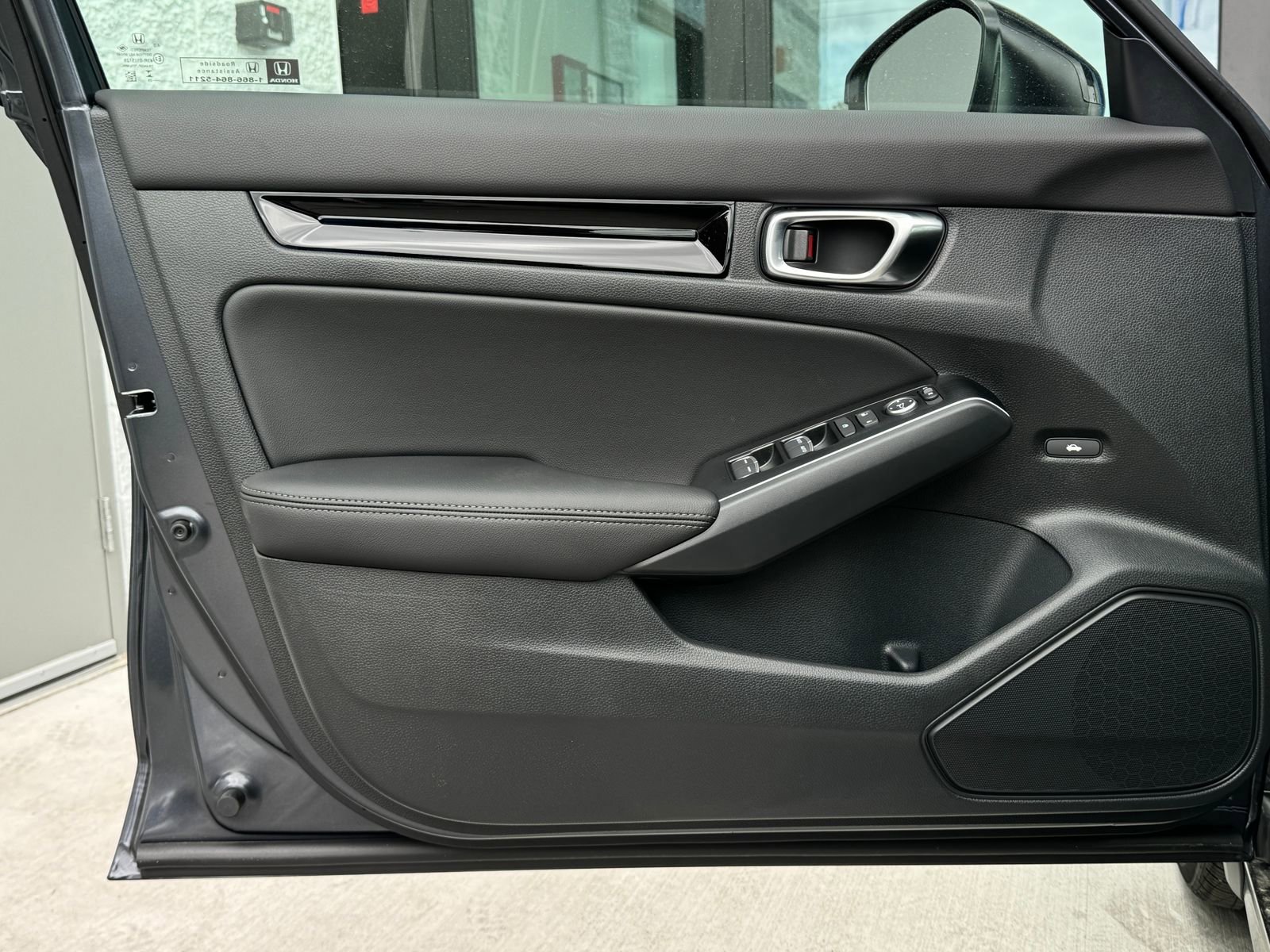 Used 2025 Honda Civic Sport image 13