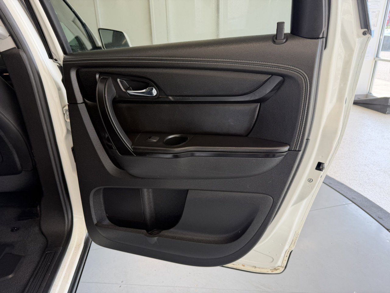 Used 2015 Chevrolet Traverse LT image 37