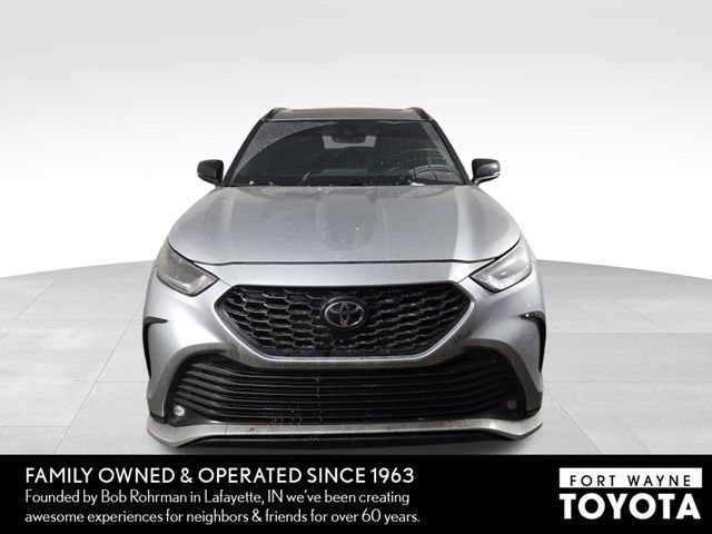 Used 2024 Toyota Highlander XSE image 3