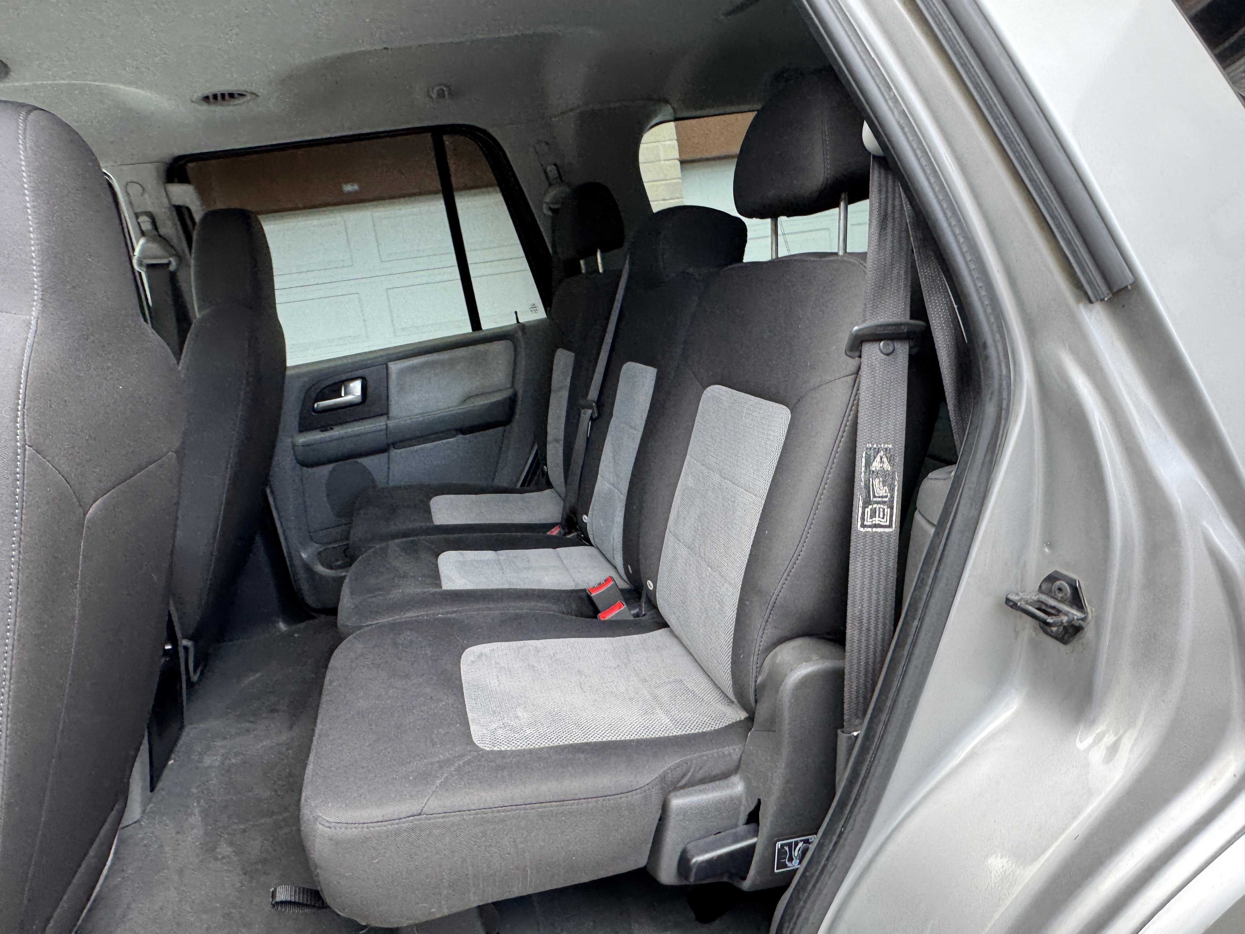 Used 2004 Ford Expedition XLT AWD/4WD image 23