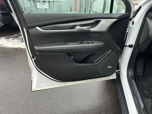 Used 2021 Cadillac XT5 Premium Luxury image 9