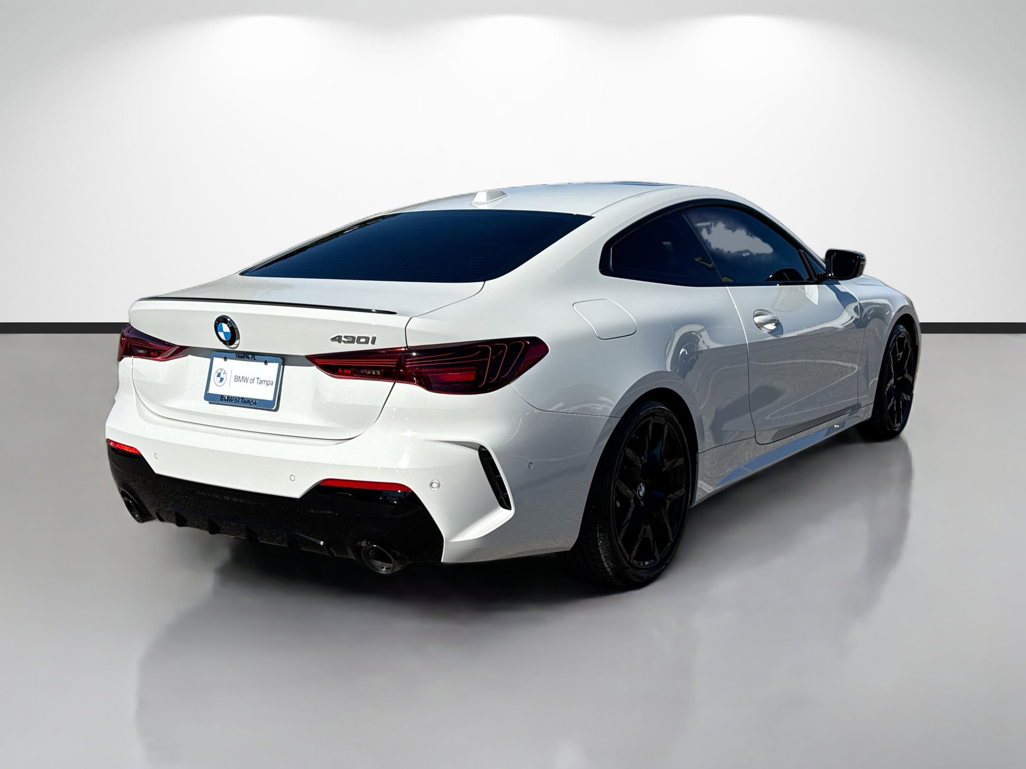 Used 2026 BMW 430i Coupe w/ M Sport Package image 3