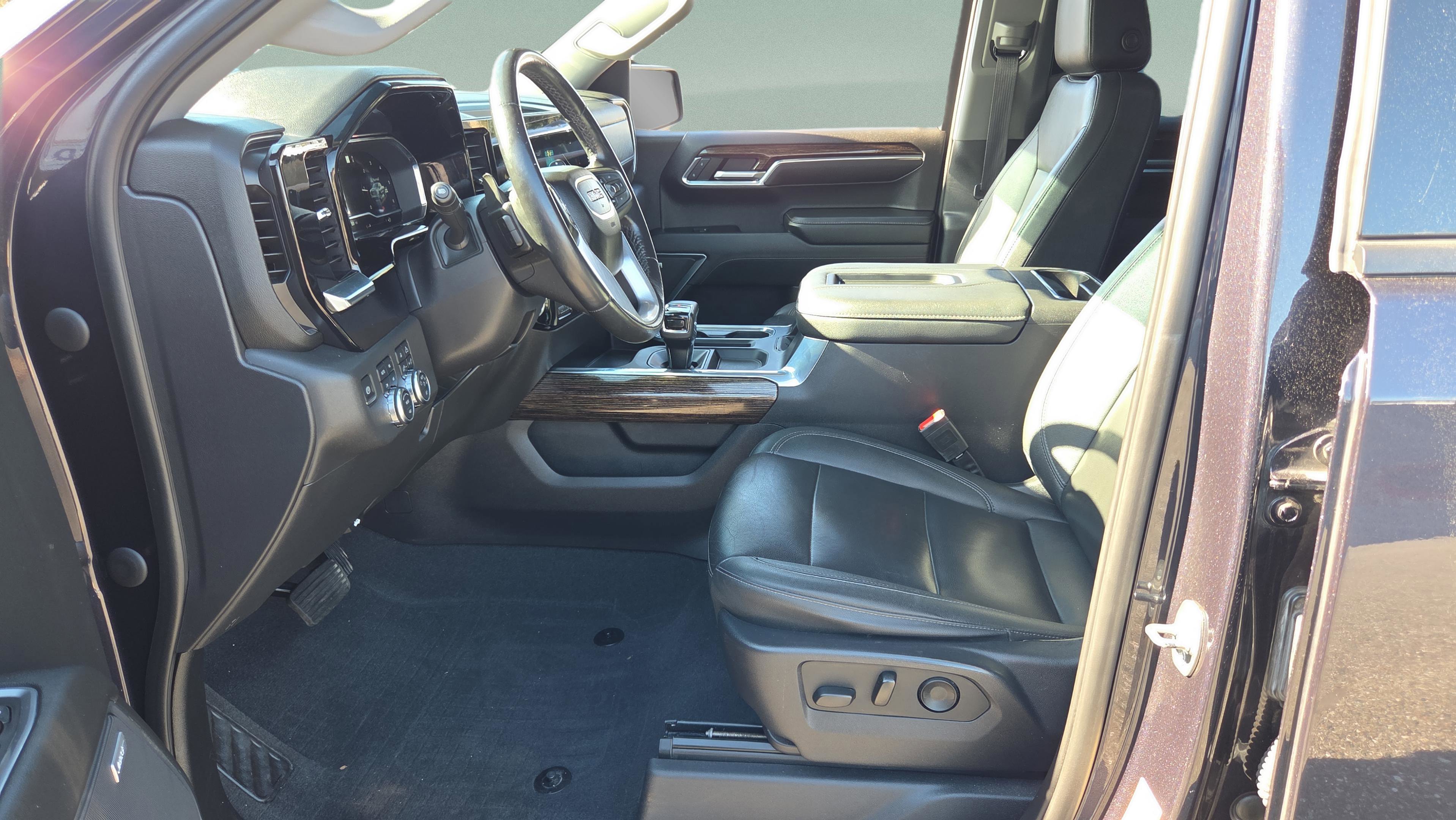 Used 2022 GMC Sierra 1500 Elevation w/ Elevation Premium Package image 10