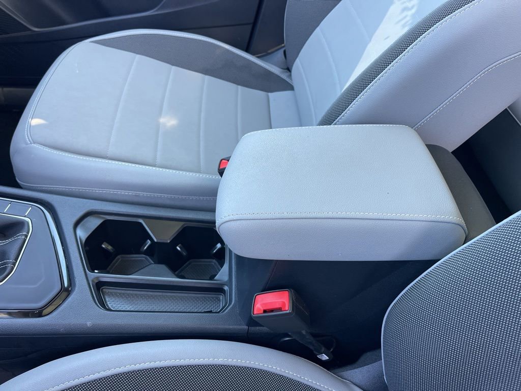 Used 2024 Volkswagen Taos SE image 13