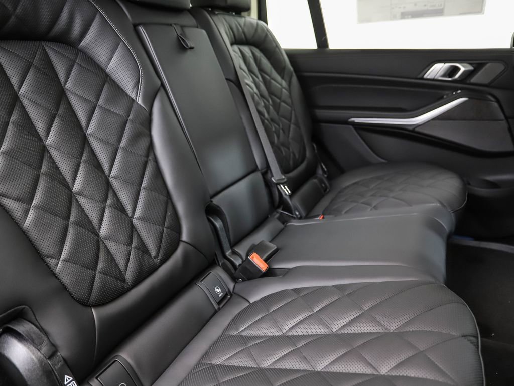 Used 2025 BMW X7 xDrive40i image 29