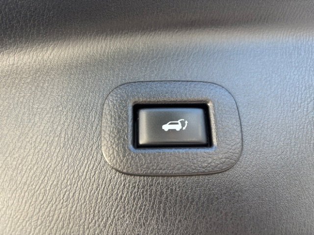 Used 2012 INFINITI QX56 4WD w/ Deluxe Touring Pkg image 53