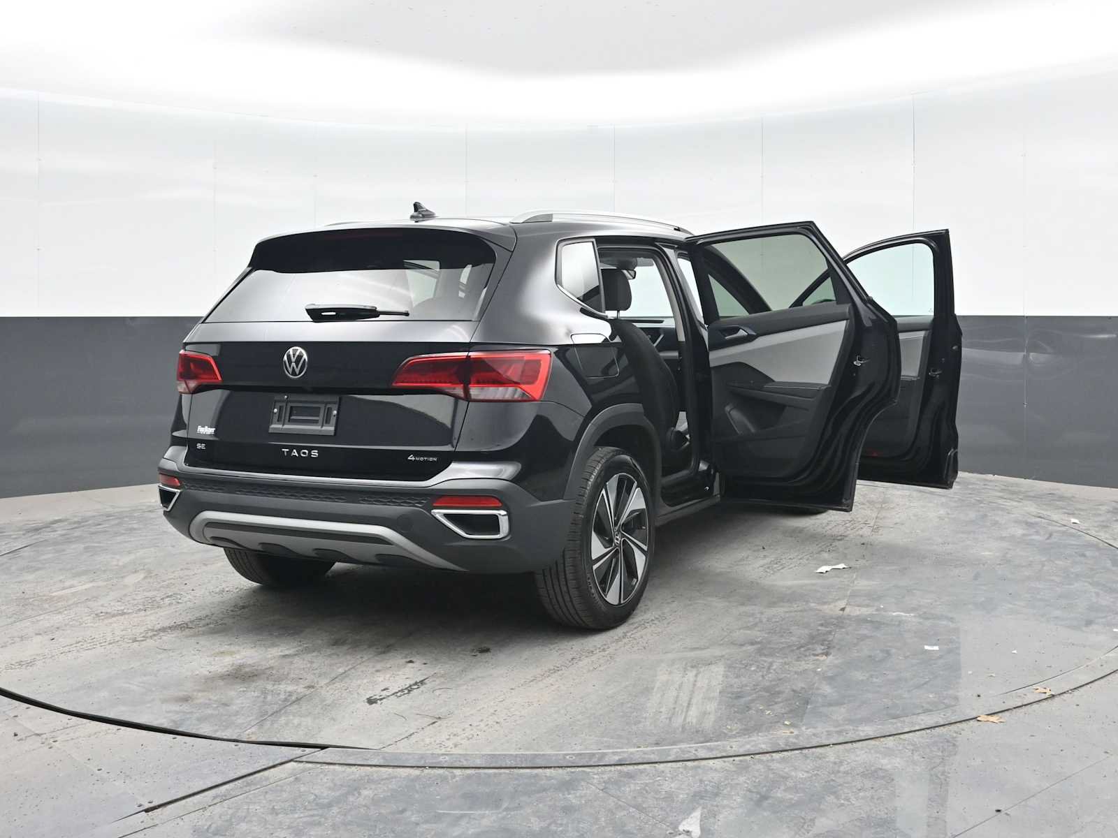 Used 2024 Volkswagen Taos SE AWD/4WD image 52
