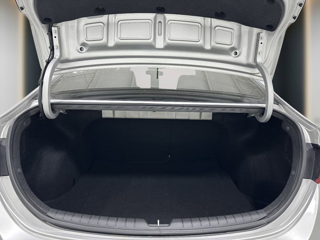Certified 2022 Hyundai Accent SE image 13