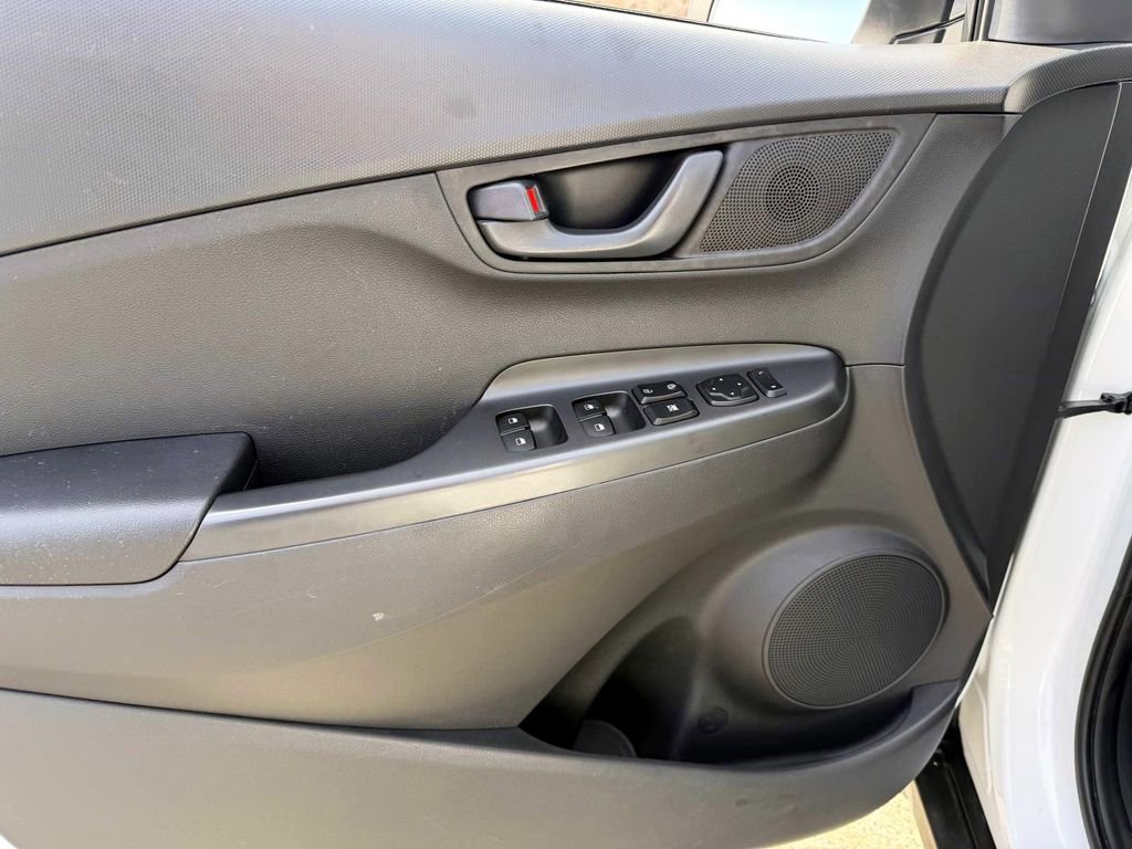 Certified 2023 Hyundai Kona SE w/ Cargo Package image 13