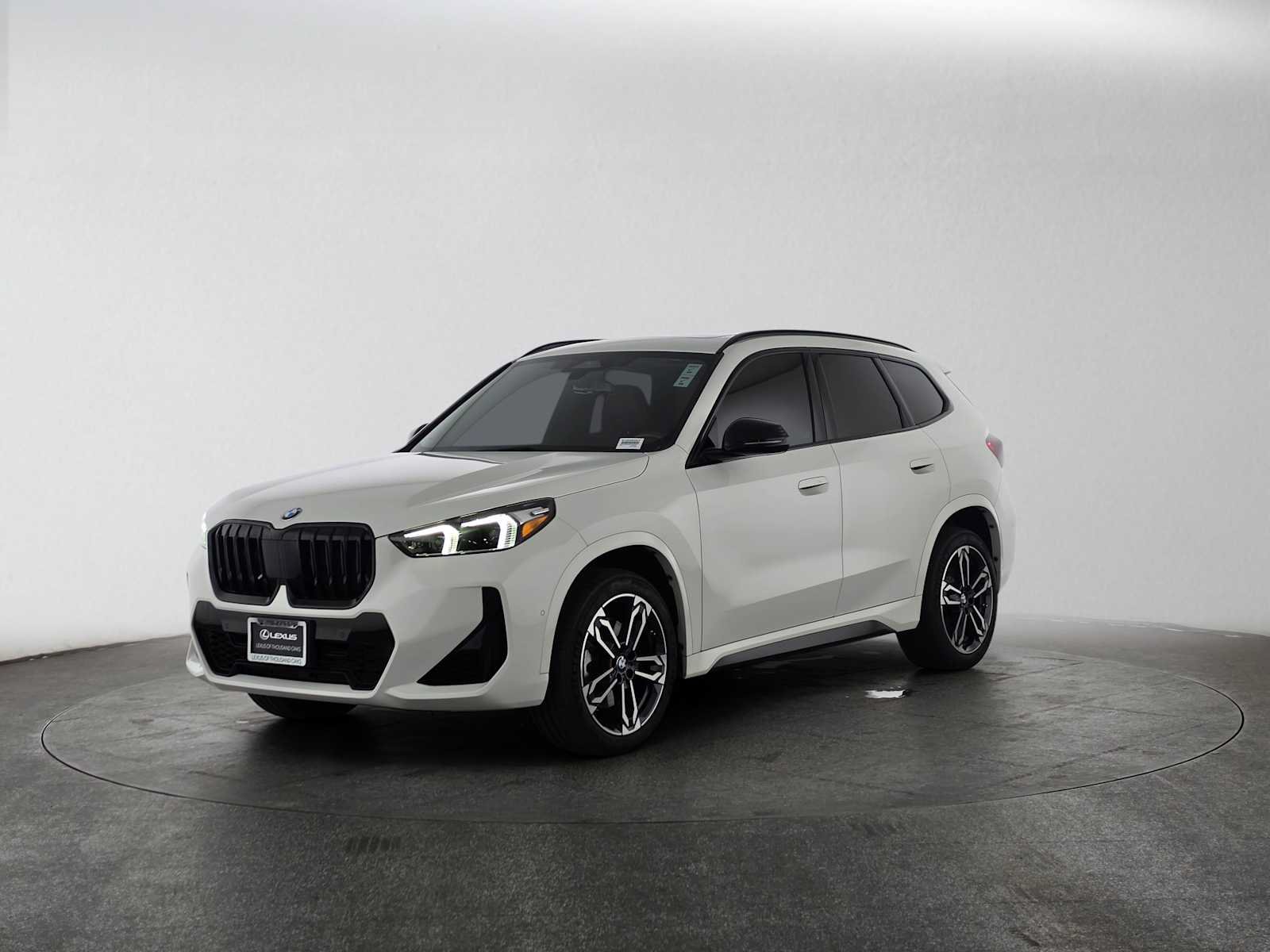 Used 2023 BMW X1 xDrive28i w/ M Sport Package AWD/4WD image 7