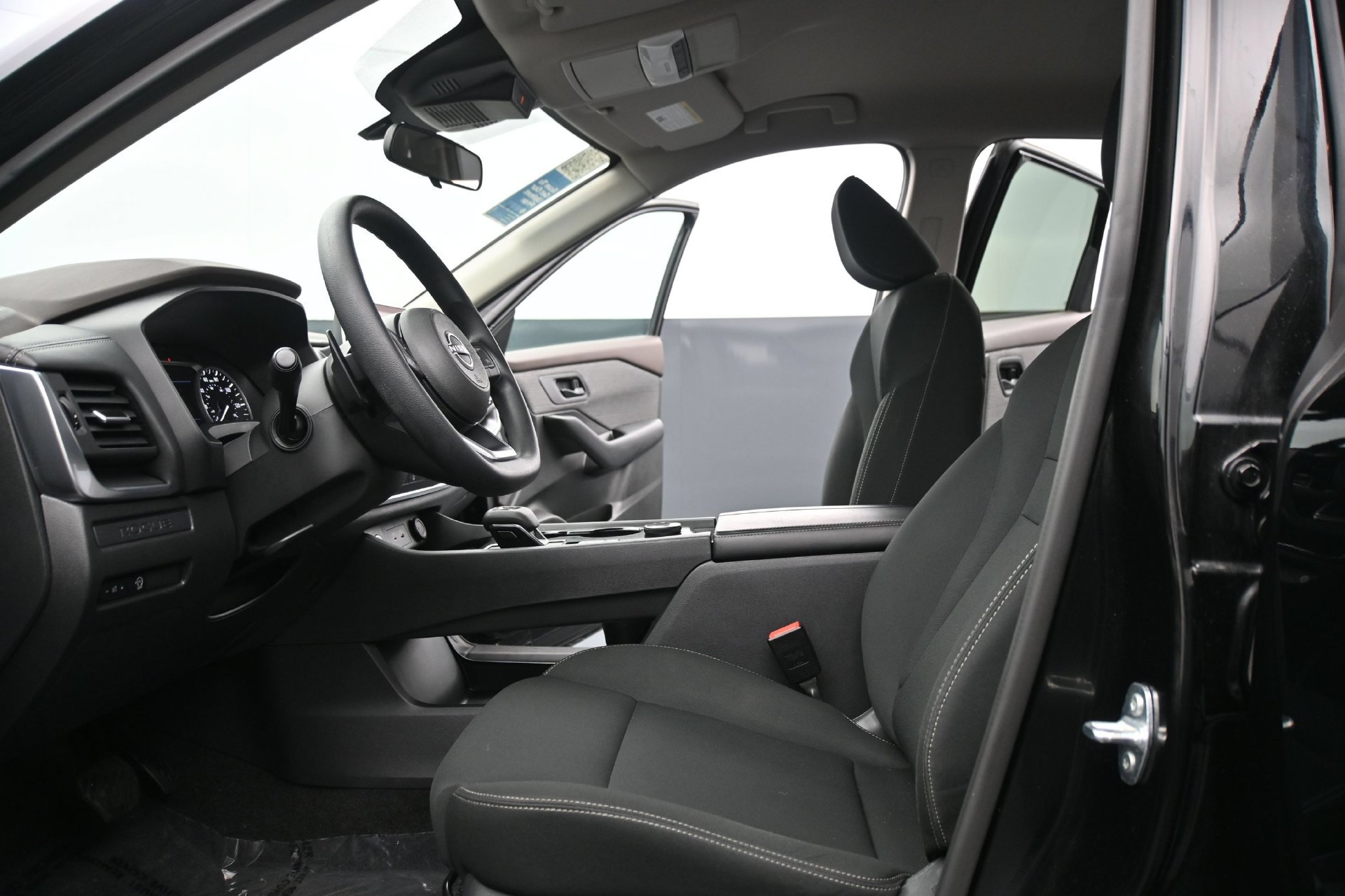 Used 2023 Nissan Rogue S AWD/4WD image 19