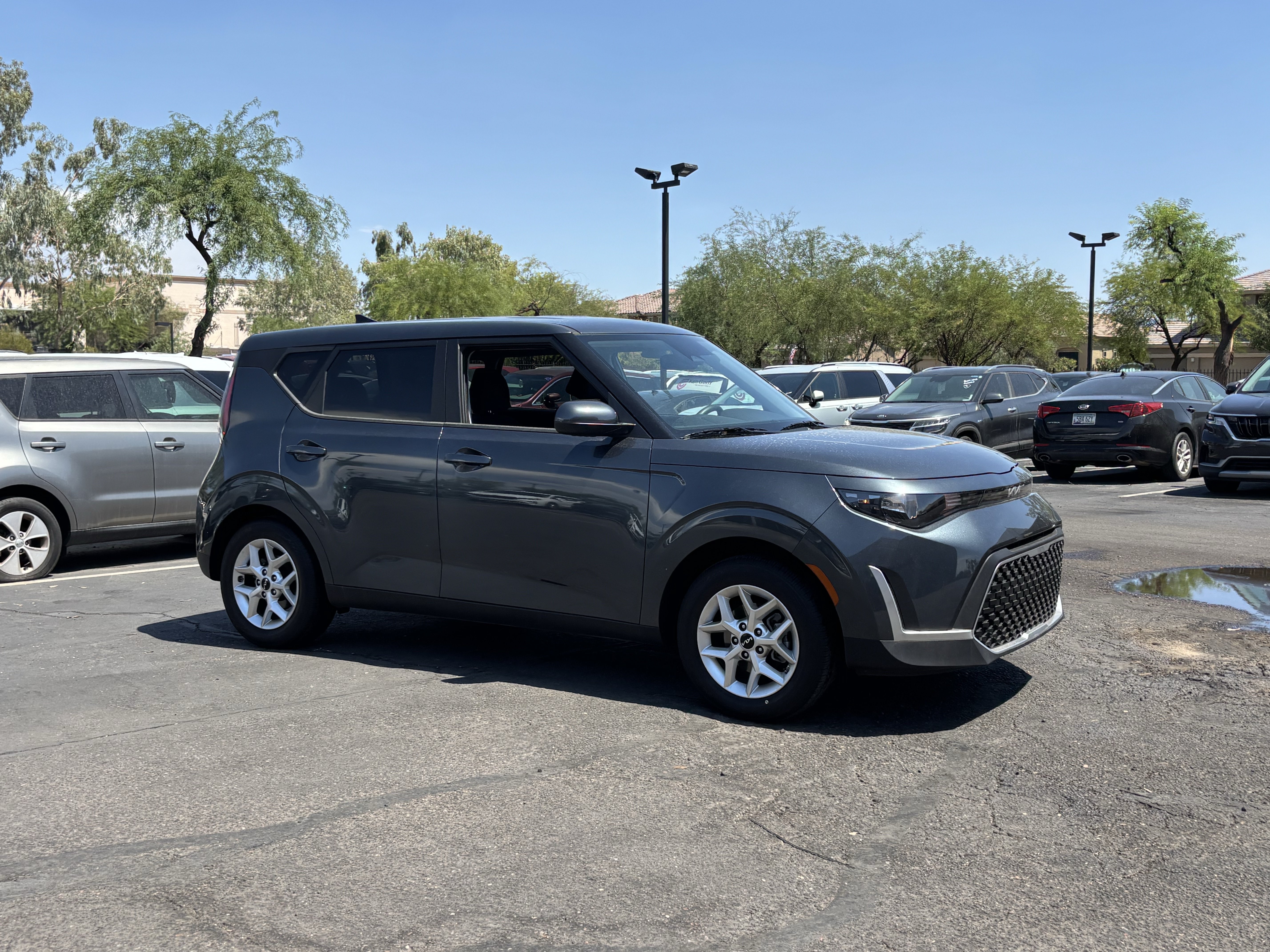 Certified 2025 Kia Soul LX w/ LX Technology Package FWD image 31