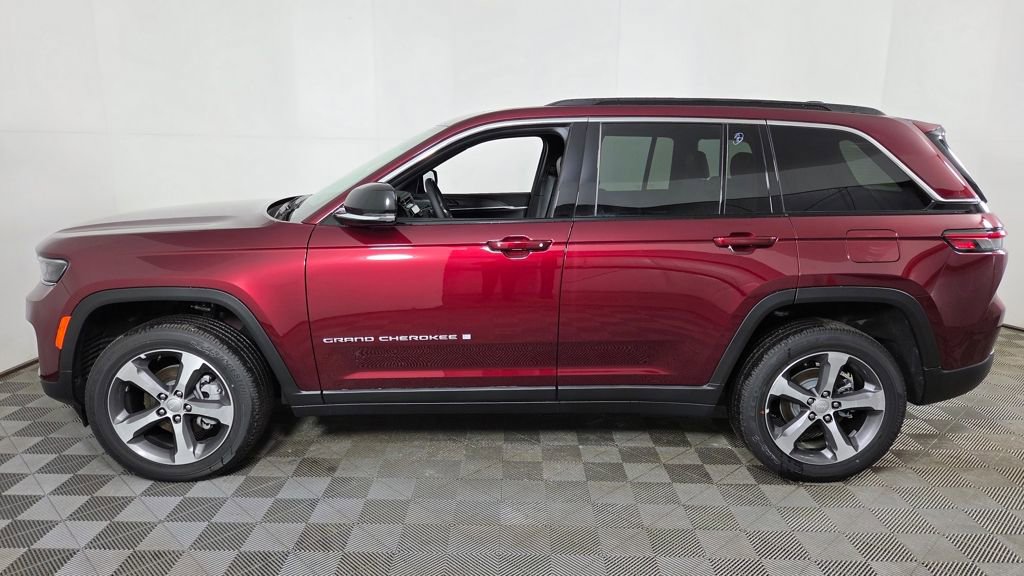 New 2025 Jeep Grand Cherokee Limited w/ Trailer Tow Package image 4