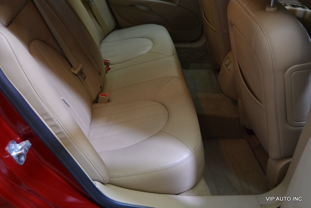 Used 2011 Buick Lucerne CXL FWD image 32