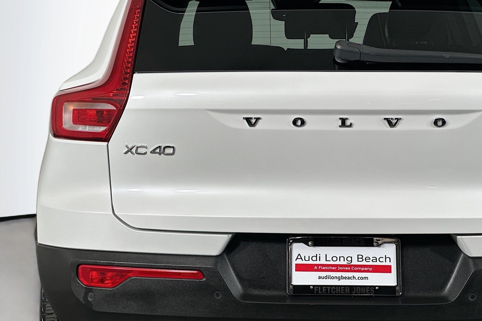 Used 2023 Volvo XC40 B5 Plus AWD/4WD image 16
