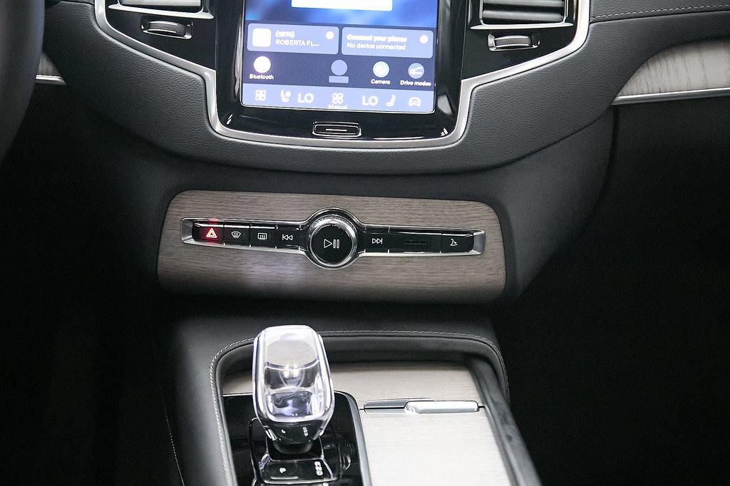 Certified 2024 Volvo XC90 T8 Ultimate w/ Lounge Package AWD/4WD image 31