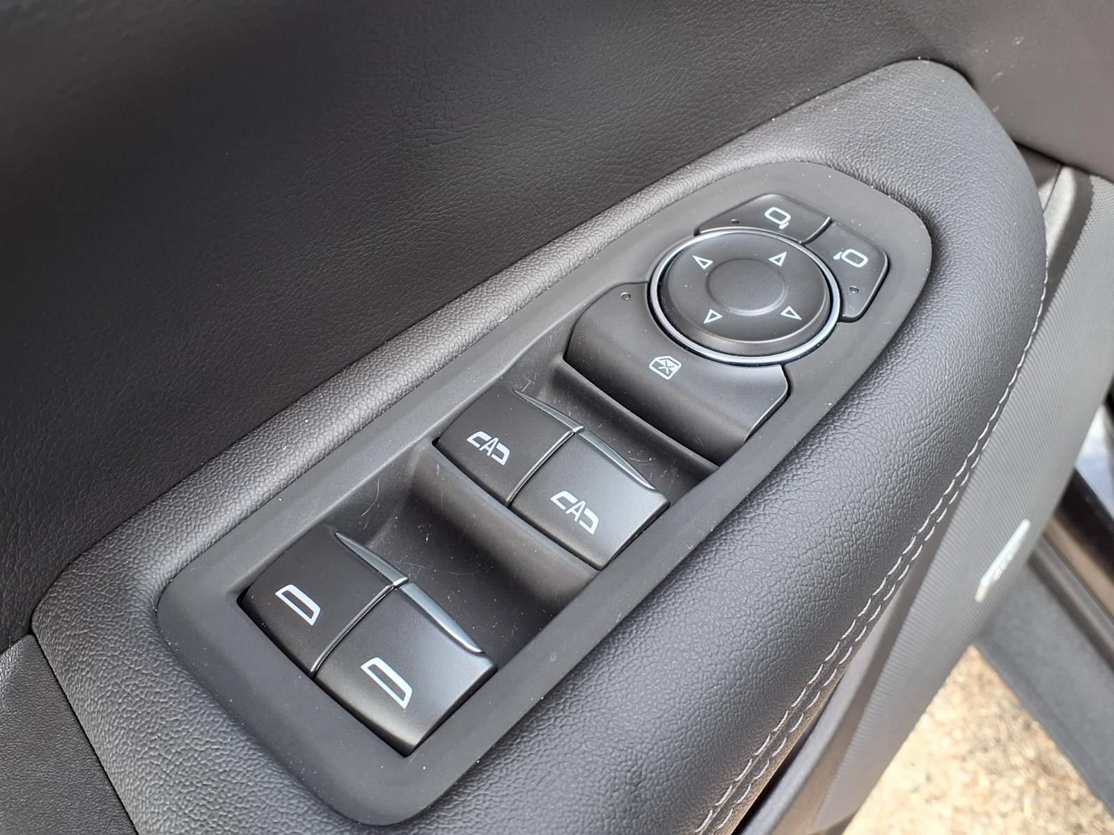 New 2026 Cadillac XT5 Luxury w/ LPO, Floor Liner Package AWD/4WD image 12