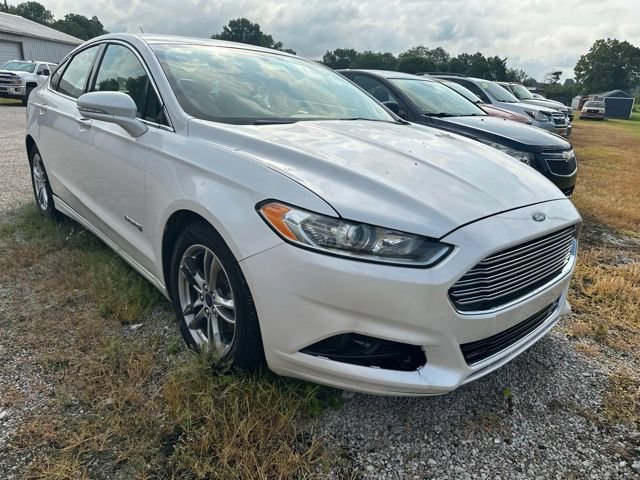 Used 2016 Ford Fusion Titanium FWD image 2
