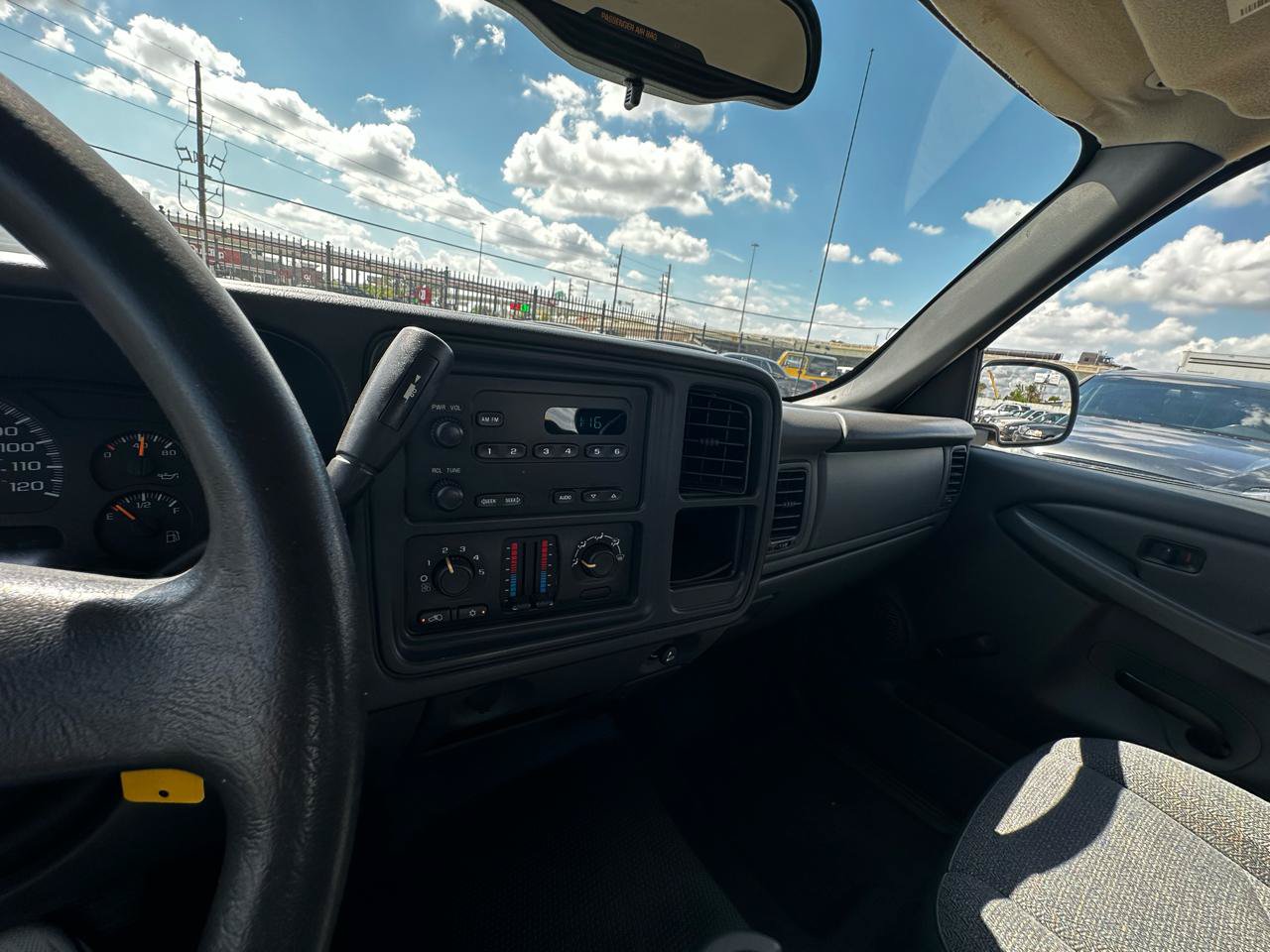 Used 2005 Chevrolet Silverado 1500 W/T RWD image 40