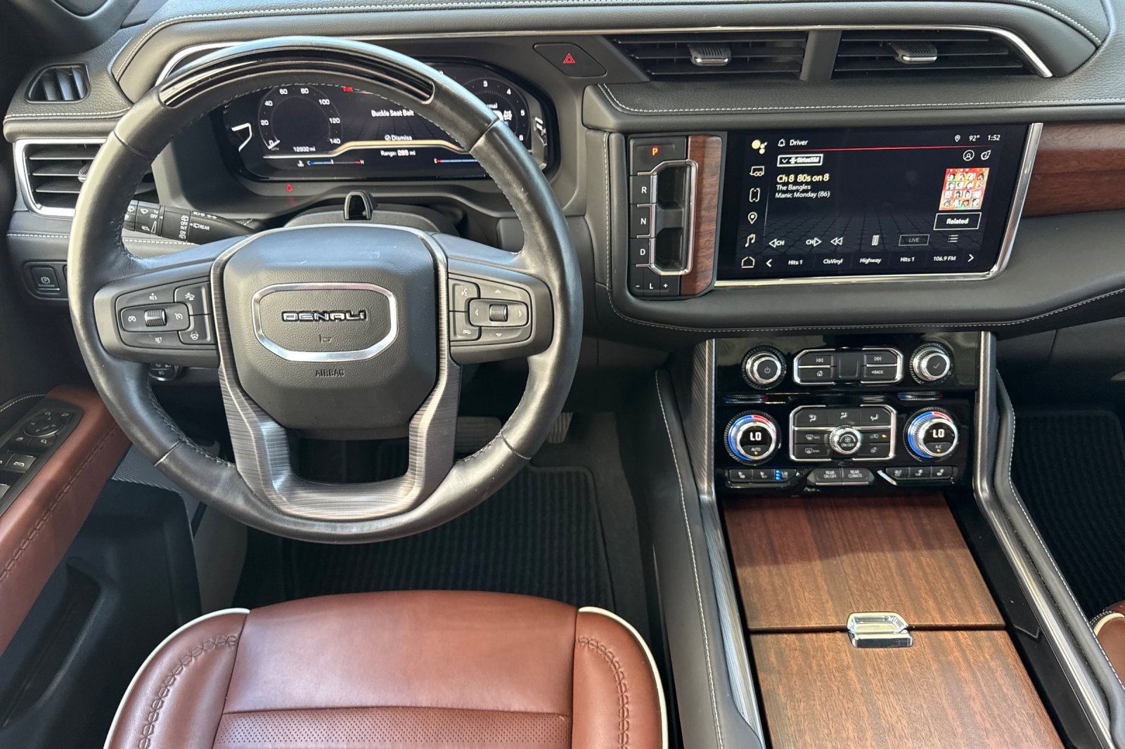 Used 2023 GMC Yukon XL Denali Ultimate AWD/4WD image 18