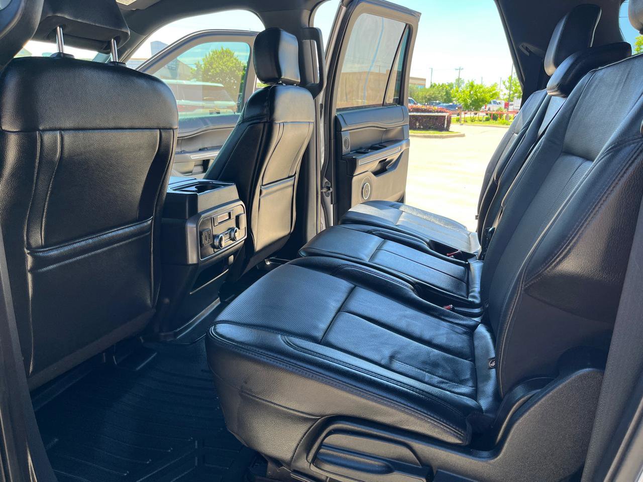 Used 2018 Ford Expedition Max XLT w/ Equipment Group 202A image 8